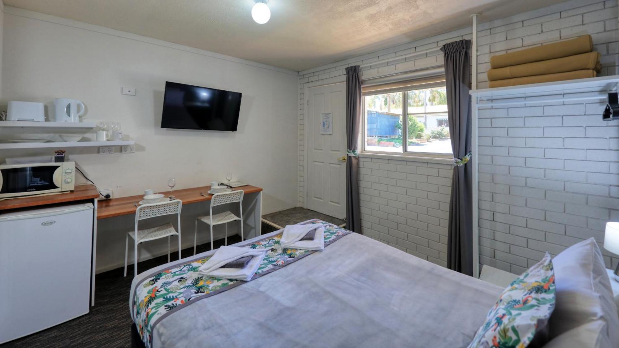 Oasis Motel Peak Hill エクステリア 写真