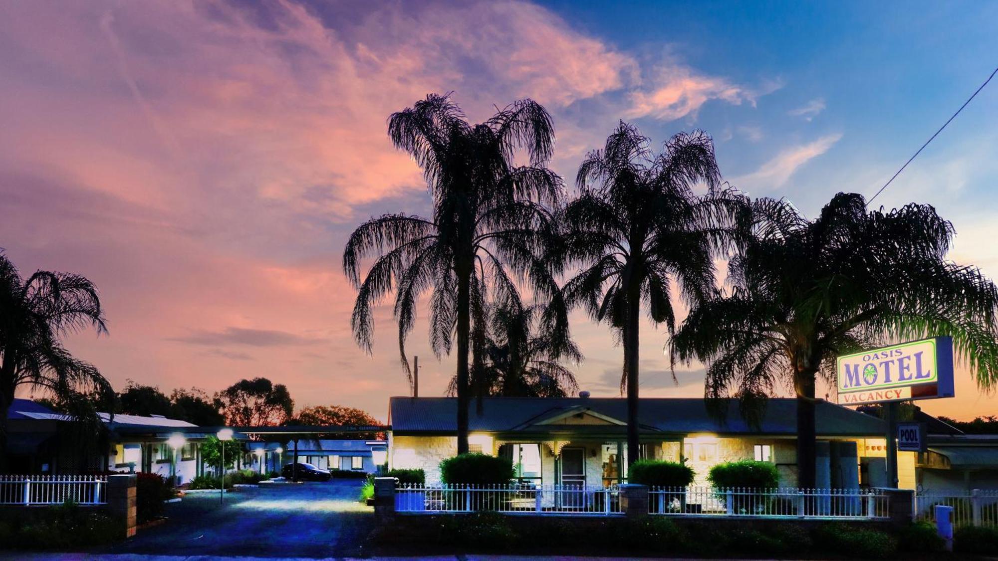 Oasis Motel Peak Hill エクステリア 写真